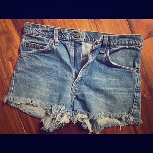 Levi’s | Vintage High Rise Cut Off Shorts